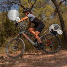 ErosPro Medium XC – Bicicleta eléctrica de montaña con ruedas de 29”, batería LG integrada de 500 Wh, autonomía de hasta 100 km, suspensión delantera y frenos hidráulicos Shimano MT200. Diseñada para uso MTB, ofrece estabilidad, control y eficiencia en recorridos por caminos y terrenos irregulares.