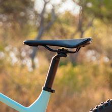 TR AtlasPro Medium La bicicleta eléctrica de montaña lleva el rendimiento y la aventura a un nivel completamente nuevo. Con ruedas de 29", una autonomía impresionante gracias a su batería LG de 500Wh, doble suspensión avanzada y frenos hidráulicos Shimano MT410, la TR AtlasPro está diseñada para desafiar cualquier terreno y ofrecerte la mejor experiencia en tus rutas más exigentes.