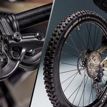 TR AtlasPro Carbon es la cúspide de nuestra gama de bicicletas eléctricas de montaña. Con un cuadro de carbono de alta resistencia, ruedas de 29", una impresionante autonomía gracias a su batería LG de 749Wh, y equipada con componentes de élite, esta bicicleta está diseñada para ofrecer una experiencia de conducción suprema y sin igual. La TR AtlasPro Carbon es la elección definitiva para los ciclistas más exigentes que buscan excelencia y rendimiento en cada trayecto.