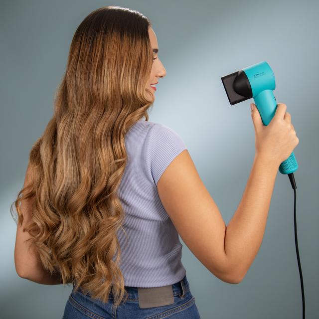 IoniCare RockStar Style Blue Sèche-linge très compact et léger avec moteur brushless de 1500 W et 110 000 tr/min.