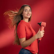 IoniCare RockStar Style Red Secador muy compacto y ligero con motor brushless de 1500W y 110000 rpm.