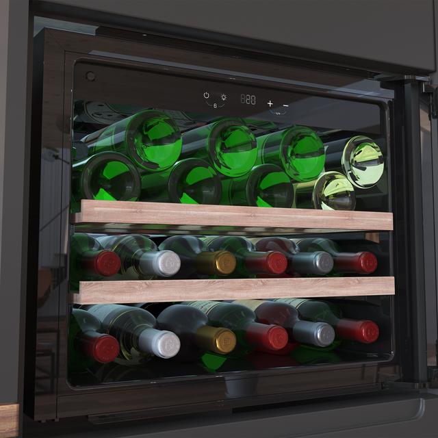 Bolero GrandSommelier BI 28000 Touch Black Compressor Vinoteca completamente integrable con cristal negro, Apertura táctil mediante sensor, Zona temperatura 5ºC a 20ºC, Capacidad 28 Botellas, Dimensiones 45x60cm, Iluminación LED interior, Compresor integrado, Display LED Interior, Funcionamiento silencioso, 2 Estantes madera