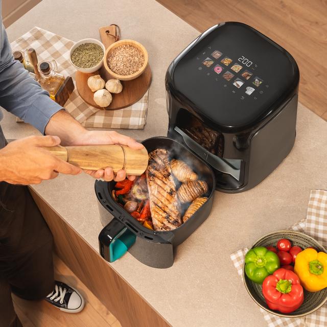 Cecofry&Grill Smokin'Prime 8500 Freidora de aire con doble resistencia para dorado perfecto y sabor de parrilla en carnes, capacidad de 8.5 litros y potencia de 2300 W para platos saludables.