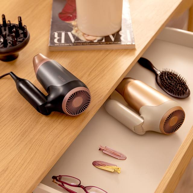 IoniCare Power&Go Heaven Black Secador de pelo DC plegable con tecnología iónica real y pro style que incluye boquilla de precisión, difusor y función de aire frío