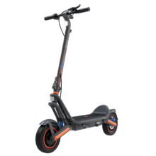Bongo GS65 2x2 XXL Connected Patinete eléctrico con base ultrawide, doble suspensión, doble motor, potencia máxima de 1000W y neumáticos de 10" que permite desplazarse cómodamente por cualquier superficie. Con autonomía de hasta 65 km. Cumple con todos los requisitos de la normativa española de circulación. (DGT)