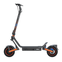 Bongo GS65 2x2 XXL Connected Patinete eléctrico con base ultrawide, doble suspensión, doble motor, potencia máxima de 1000W y neumáticos de 10" que permite desplazarse cómodamente por cualquier superficie. Con autonomía de hasta 65 km. Cumple con todos los requisitos de la normativa española de circulación. (DGT)