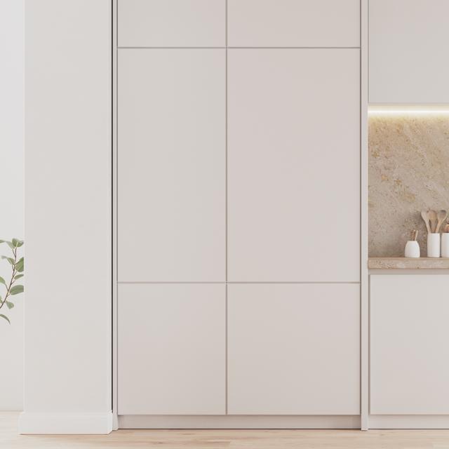 Réfrigérateur combiné intégré Bolero CoolMarket Combi BI-D FLW 341 E avec porte fixe, 341 L, Total NoFrost, Full LED Wall, Fresh Zone Plus, taille XL avec compresseur Inverter Plus, refroidissement rapide et congélation rapide, mode vacances, mode intelligent, classe E et 193,7 x 69 cm.