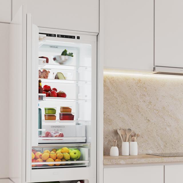 Réfrigérateur combiné intégré Bolero CoolMarket Combi BI-D FLW 341 E avec porte fixe, 341 L, Total NoFrost, Full LED Wall, Fresh Zone Plus, taille XL avec compresseur Inverter Plus, refroidissement rapide et congélation rapide, mode vacances, mode intelligent, classe E et 193,7 x 69 cm.