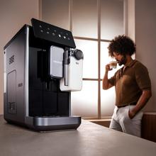 Cremmaet Lungo Latte Cafetera superautomática con depósito de leche y unidad de procesado de 20g.