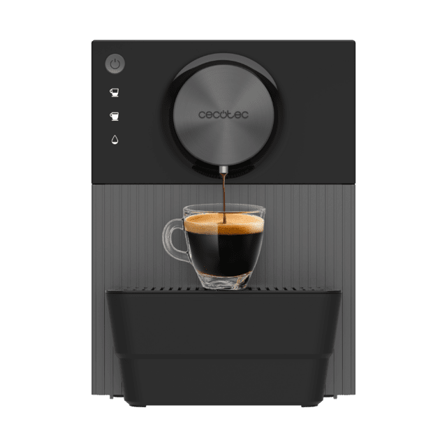 Cafetera CECOTEC Cremmaet Cube preparando café espresso
