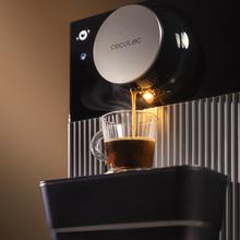 Cremmaet Cube Elle combine un design compact avec un rendement professionnel, ce qui est idéal pour profiter d’un café de haute qualité. Préparez votre café comme un barista professionnel en une simple touche.