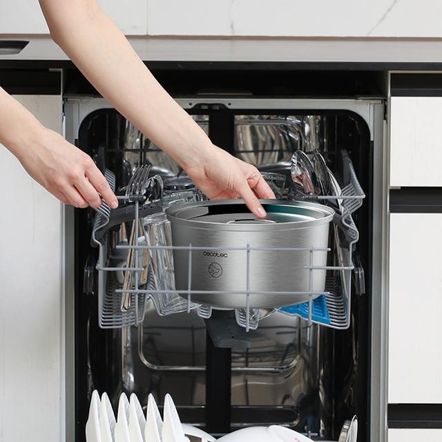 Pumba 3200 Refresh Inox Fontaine automatique pour animaux de compagnie d'une capacité de 3,2 litres, en acier inoxydable, avec design en cascade.