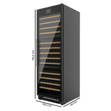 Bolero GrandSommelier Tri 160000 SBI preta, Adega climatizada semi-integrada, com ventilação frontal, capacidade para 160 garrafas, 3 zonas de temperatura (superior 12-22ºC, intermediária 5-22ºC, inferior 12-22ºC), tela sensível ao toque TFT colorida, ventilação assistida, sistema NoFrost, 10 prateleiras de madeira, filtro de carvão ativado e iluminação interna em LED.