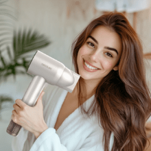 DryGlam Waves Champagne Secador de cabelo com motor Brushless e tecnologia de plasma revolucionária, motor de 1600 W 110000 RPM, cabeças com efeito Coanda 4 em 1, ecrã digital, controlo inteligente do calor, função de memória e motor silencioso