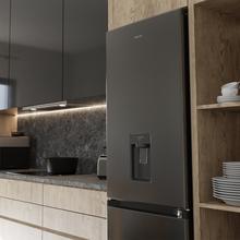 Bolero CoolMarket Combi 296 DF WD Dark Frigorífico combi en inox oscuro con función DeFrost de 185x60cm, Volumen de conservación de 296 Litros, dispensador de agua integrado, Iluminación interior y Cajón para frutas y verduras.