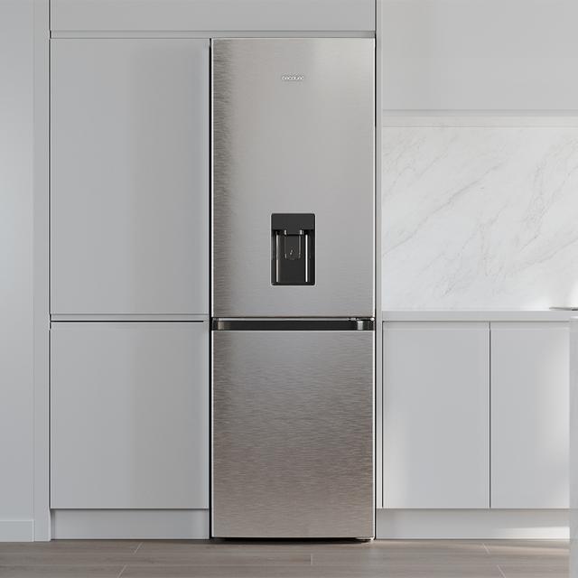 Bolero CoolMarket Combi 296 DF WD Inox Frigorífico combi en inox con función DeFrost de 185x60cm, Volumen de conservación de 296 Litros, dispensador de agua integrado, Iluminación interior y Cajón para frutas y verduras.