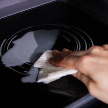 Proclean 6140 Flatbet Door Micro-ondas digital com botões tácteis e botão 23L e 800W com grill de 1000W.