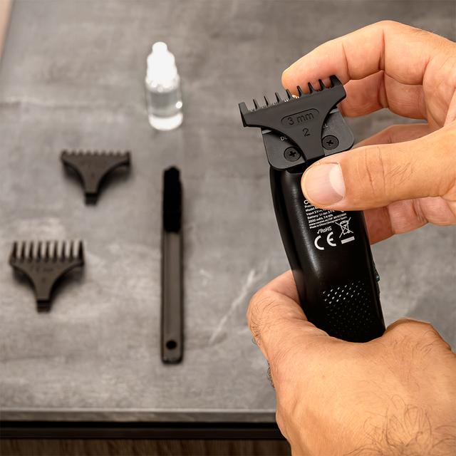 PrecisionCare Expert Diamond Recortadora y perfiladora brushless a batería con 7200 rpm y con cuchilla DLC de diamante negro