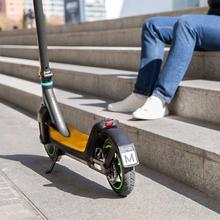 Bongo Serie M30 Connected Coloring Tech Patinete eléctrico con potencia máxima de  700 W y S-Driving System. Con autonomía de hasta 30 km. Certificado por la DGT.