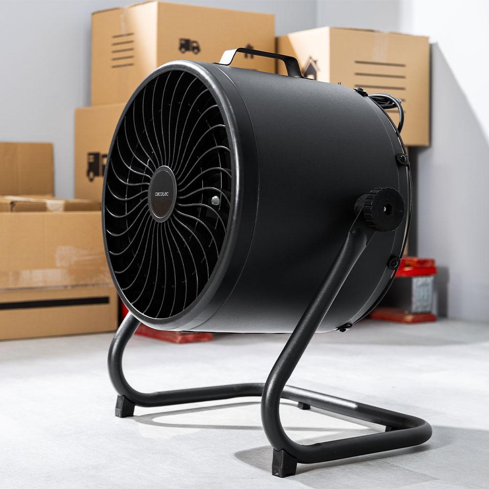Ventilador Cecotec ProIndustry FlowCannon en entorno de almacén
