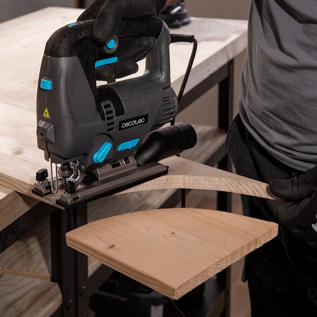 MultiCut 8000 Vision Scie sauteuse avec une puissance de 800 W. Coupe pendulaire. Semelle en fonte d'aluminium et mandrin sans clé. Guide laser et lumière LED. Câble de 2 mètres. Inclus : guide-règle et 8 lames.