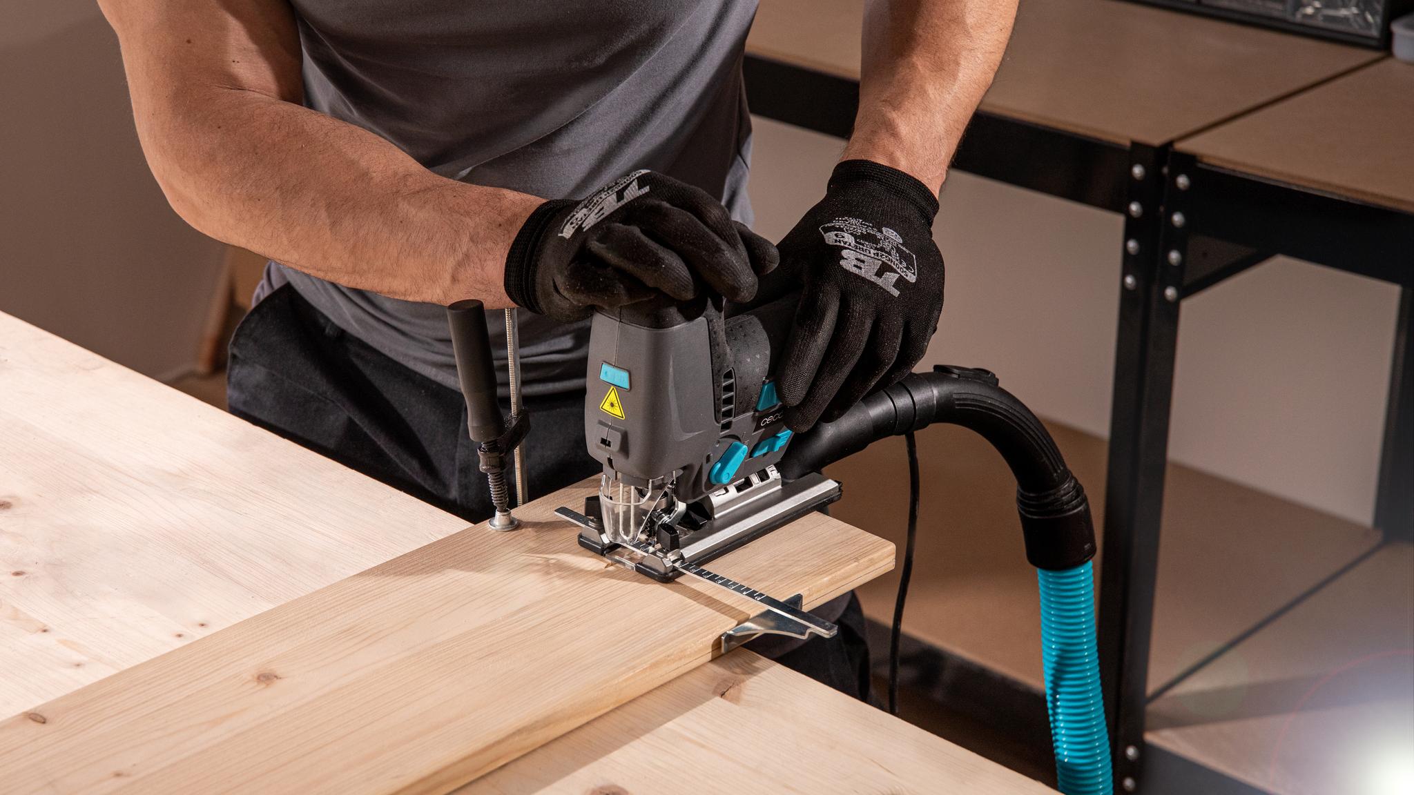 Incluye tubo de recogida de polvo