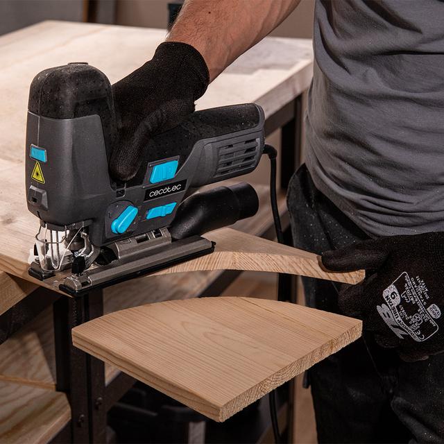 MultiCut 8500 Vision Seghetto alternativo con potenza di 800 W. Taglio pendolare. Piattaforma in alluminio fuso e mandrino senza chiave. Guida laser e luce LED. Cavo da 2 m. Include un righello guida e 8 seghe.