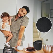 Baristeo Throw&Away Large Este contenedor de posos de café es un accesorio esencial para cualquier barista o aficionado al café. Su funcionalidad y diseño lo convierten en un complemento indispensable para mejorar la experiencia del café. Medidas 15x13x15cm. Capacidad de posos: 1.2L.