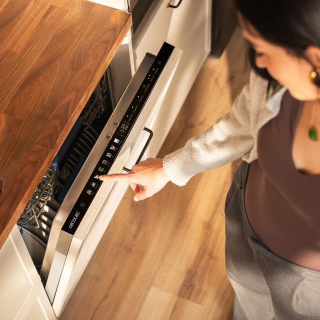 Bolero Aguazero 6620 Full-BI Lave-vaisselle Bolero encastrable de 60 cm avec capacité pour 15 couverts, classe C, 8 programmes, moteur Inverter, écran FullColor, Smart Wash, UV Light, Turbo Dry+, AutoClean, Demi-charge, Dual Zone Wash, Delay Start, ChildLock, deux paniers et tiroir à couverts