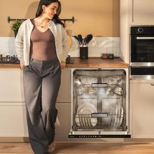 Bolero Aguazero 6620 Full-BI Lave-vaisselle Bolero encastrable de 60 cm avec capacité pour 15 couverts, classe C, 8 programmes, moteur Inverter, écran FullColor, Smart Wash, UV Light, Turbo Dry+, AutoClean, Demi-charge, Dual Zone Wash, Delay Start, ChildLock, deux paniers et tiroir à couverts