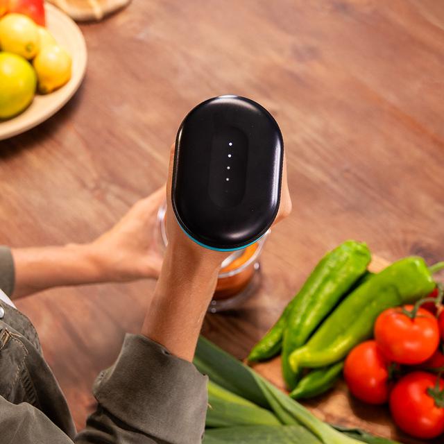 BlendGo Hand Batidora de mano con batería, indicadores luminosos, protección avanzada y accesorios para una experiencia de cocina superior.