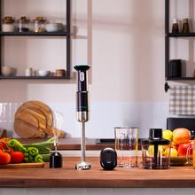 BlendGo Hand Batidora de mano con batería, indicadores luminosos, protección avanzada y accesorios para una experiencia de cocina superior.