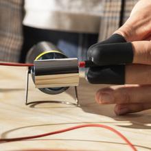 HellGun 200 Pistola de calor com cabo e 450 W de potência. Atinge até 570 ºC. Inclui 3 bicos. Temperatura regulável em 3 níveis.