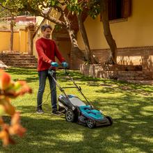 Terrenator 460 Flex Z Auto Cortacésped cable con 2000W. Ancho de corte 46cm. Propulsión automática. Cambio de altura sistema Z-Tech. 4in1 con mulching. Ruedas traseras XL. Seguidad con tecnología BeltDrive.