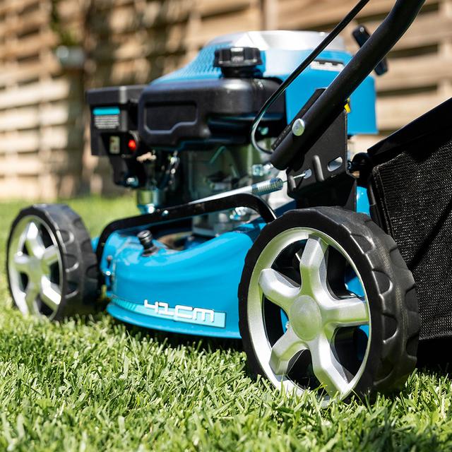 Terrenator 2700.41 Total Z Cortacésped de gasolina de 144cc. Cuerpo de acero 41cm. Cambio de altura sistema Z-Tech. 3in1 con mulching. Ruedas traseras XL