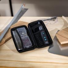 Multihand One Detail Mini outil multifonction avec batterie de 3,7 V. Vitesse réglable sur 5 niveaux. Lumière LED intégrée. Inclus : coffret et 74 accessoires.