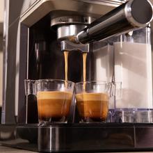 Cafelizzia ColdBrew Latte Cafetera semiautomática con sistema Coldbrew, pantalla táctil y depósito de leche.