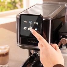 Cafelizzia ColdBrew Latte Cafetera semiautomática con sistema Coldbrew, pantalla táctil y depósito de leche.