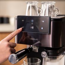 Power Espresso ColdBrew Latte Dark Cafetera semiautomática con sistema Coldbrew, pantalla táctil y depósito de leche.