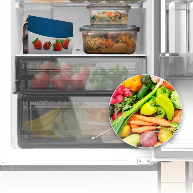 Bolero CoolMarket Combi 335 White E Frigorífico combi blanco de libre instalación, 195,3cm alto por 59,5cm ancho, Capacidad 335L, No Frost, Compresor Inverter Plus, Cajón temperatura variable Fresh Flex, Cajón con control de humedad,  Multi AirFlow, Fast Cooling y Fast Freezing, Luz Led, Apertura 90º,  Control electrónico, Puerta Reversible, Estantes de cristal y Clase E.