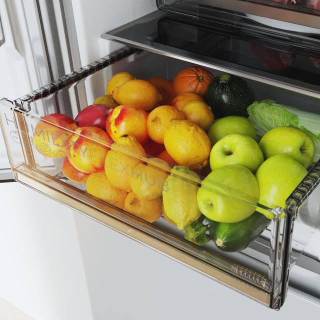 Bolero CoolMarket Combi 335 Grey E Réfrigérateur-congélateur gris pose libre, 195,3 cm de hauteur, 59,5 cm de largeur, capacité de 335 L, No Frost, compresseur Inverter Plus, compartiment Fresh Flex 0 ºC avec contrôle de l'humidité, Multi AirFlow, Fast Cooling et Fast Freezing, bac à fruits et légumes, lumière LED, contrôle électronique, porte réversible, clayettes en verre et classe E.