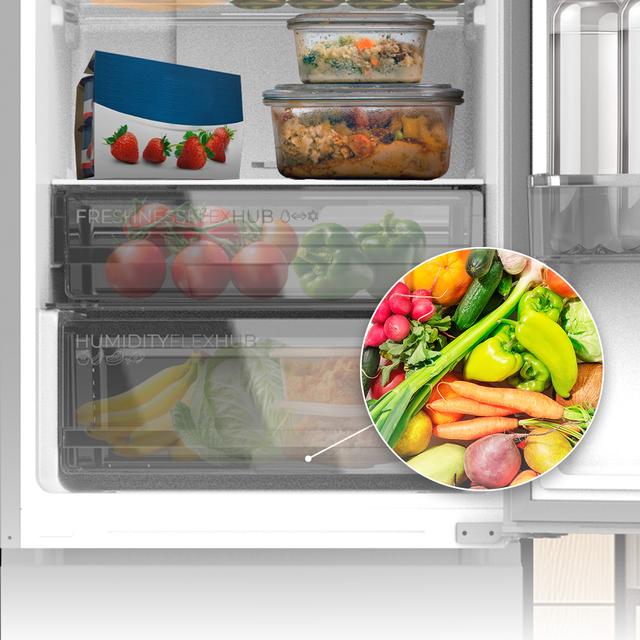 Bolero CoolMarket Combi 335 Grey E Frigorífico combi gris de libre instalación, 195,3cm alto por 59,5cm ancho, Capacidad 335L, No Frost, Compresor Inverter Plus, Cajón temperatura variable Fresh Flex, Cajón con control de humedad,  Multi AirFlow, Fast Cooling y Fast Freezing, Luz Led, Apertura 90º,  Control electrónico, Puerta Reversible, Estantes de cristal y Clase E.