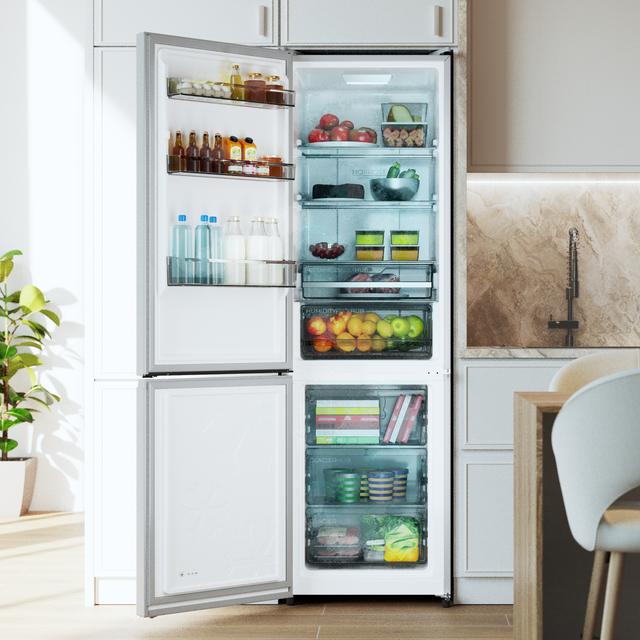 Bolero CoolMarket Combi 335 Grey E Réfrigérateur-congélateur gris pose libre, 195,3 cm de hauteur, 59,5 cm de largeur, capacité de 335 L, No Frost, compresseur Inverter Plus, compartiment Fresh Flex 0 ºC avec contrôle de l'humidité, Multi AirFlow, Fast Cooling et Fast Freezing, bac à fruits et légumes, lumière LED, contrôle électronique, porte réversible, clayettes en verre et classe E.