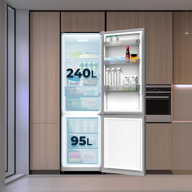 Bolero CoolMarket Combi 335 Grey E Frigorífico combi gris de libre instalación, 195,3cm alto por 59,5cm ancho, Capacidad 335L, No Frost, Compresor Inverter Plus, Cajón temperatura variable Fresh Flex, Cajón con control de humedad,  Multi AirFlow, Fast Cooling y Fast Freezing, Luz Led, Apertura 90º,  Control electrónico, Puerta Reversible, Estantes de cristal y Clase E.