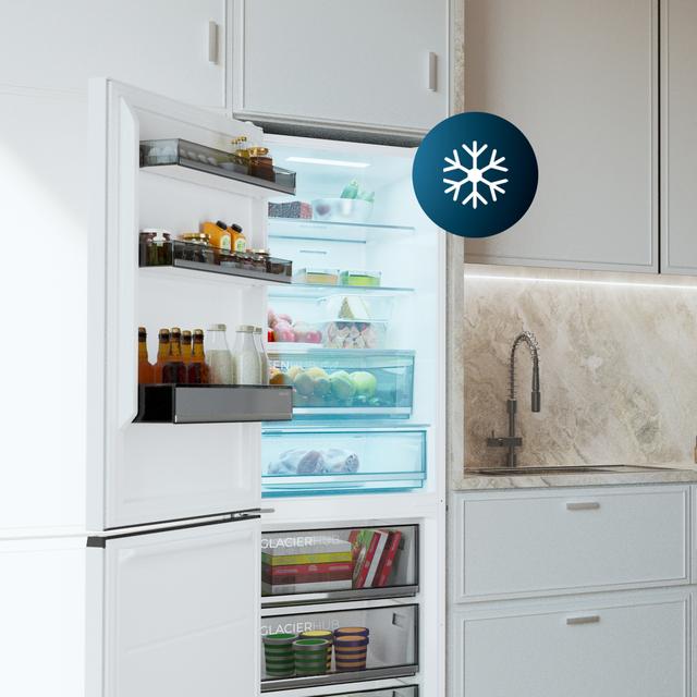 Bolero CoolMarket Combi 409 White E Weißer Kombikühlschrank, MAX INSIDE mit VIP-Technologie, Schublade mit variabler 6-Temperaturen-Regelung und Feuchtigkeitskontrolle, Total No Frost, Inverter Plus-Kompressor, Multi AirFlow, 409 l, 185 x 59,5 cm, Schnellkühl- und Schnellgefrierfunktionen, Smart-Modus, Green HUB XL, Außendisplay, Türen wechselbar, Glasböden, Klasse E.