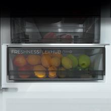 Bolero CoolMarket Combi 409 Inox C Frigorífico Combi Inox, Clase C, MAX INSIDE con VIP tech, Cool Matrix, Cajón Variable 6 temperaturas con control de humedad, Total No Frost, Compresor Inverter Plus, Multi AirFlow, 409 L, 185x59,5cm, Funciones Fast Cooling y Fast Freezing, Modo Smart, Green HUB XL, Display Exterior, Puertas Reversibles, Botellero y Bandejas Cristal.