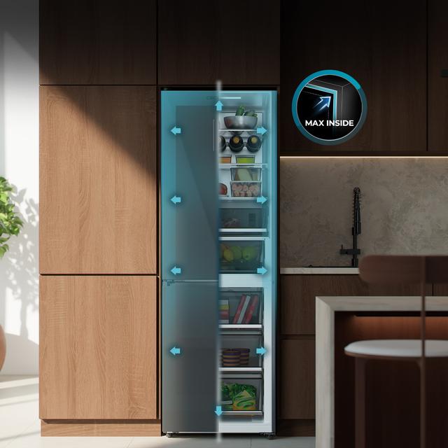 Bolero CoolMarket Combi 409 Black Glass C Frigorífico Combi Cristal Negro, Clase C, MAX INSIDE con VIP tech, Cool Matrix, Cajón Variable 6 temperaturas con control de humedad, Total No Frost, Compresor Inverter Plus, Multi AirFlow, 409 L, 185x59,5cm, Funciones Fast Cooling y Fast Freezing, Modo Smart, Green HUB XL, Display Exterior, Puertas Reversibles, Botellero y Bandejas Cristal.