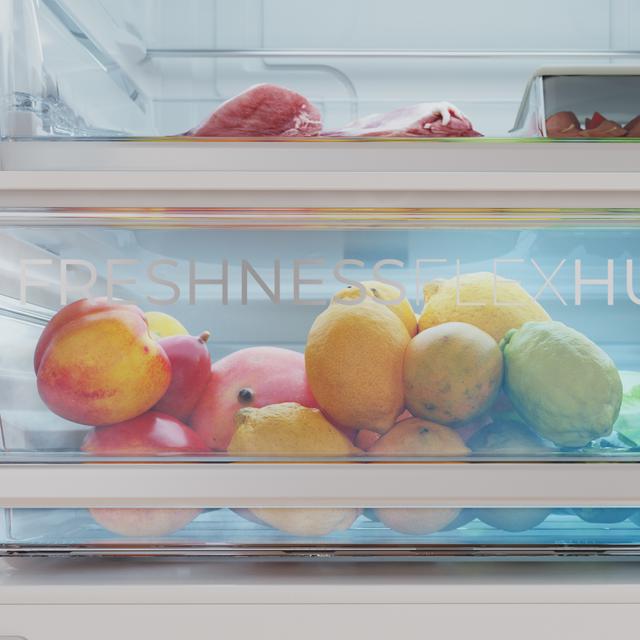 Bolero CoolMarket Combi 456 Inox E Kombi-Kühlschrank aus Inox, MAX INSIDE mit VIP-Technologie, Cool Matrix, Schublade mit variabler 6-Temperaturen-Steuerung und Feuchtigkeitskontrolle, Total No Frost, Inverter Plus-Kompressor, Multi AirFlow, 456 l, 201 x 59,5 cm, Schnellkühl- und Schnellgefrierfunktionen, Smart-Modus, Green HUB XL, Außendisplay, Türen wechselbar, Flaschenregal, Glasböden und Klasse E.