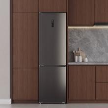 Bolero CoolMarket Combi 456 Dark E Dark Kombi-Kühlschrank, MAX INSIDE mit VIP-Technologie, Cool Matrix, Schublade mit variabler 6-Temperaturen-Einstellung und Feuchtigkeitskontrolle, Total No Frost, Inverter Plus-Kompressor, Multi AirFlow, 456 l, 201 x 59,5 cm, Schnellkühl- und Schnellgefrierfunktionen, Smart-Modus, Green HUB XL, Außendisplay, Türen umkehrbar, Flaschenregal, Glasböden und Klasse E.