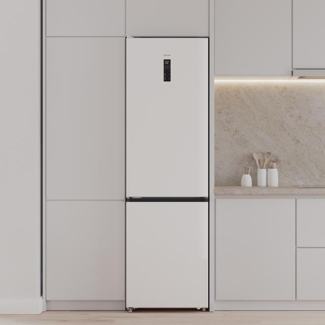 Bolero CoolMarket Combi 456 White Glass E Frigorífico Combi Cristal Blanco, MAX INSIDE con VIP tech, Cool Matrix, Cajón Variable 6 temperaturas con control de humedad, Total No Frost, Compresor Inverter Plus, Multi AirFlow, 456 L, 201x59,5cm Funciones Fast Cooling y Fast Freezing, Modo Smart, Green HUB XL, Display Exterior, Puertas Reversibles, Botellero, Bandejas Cristal y Clase E.